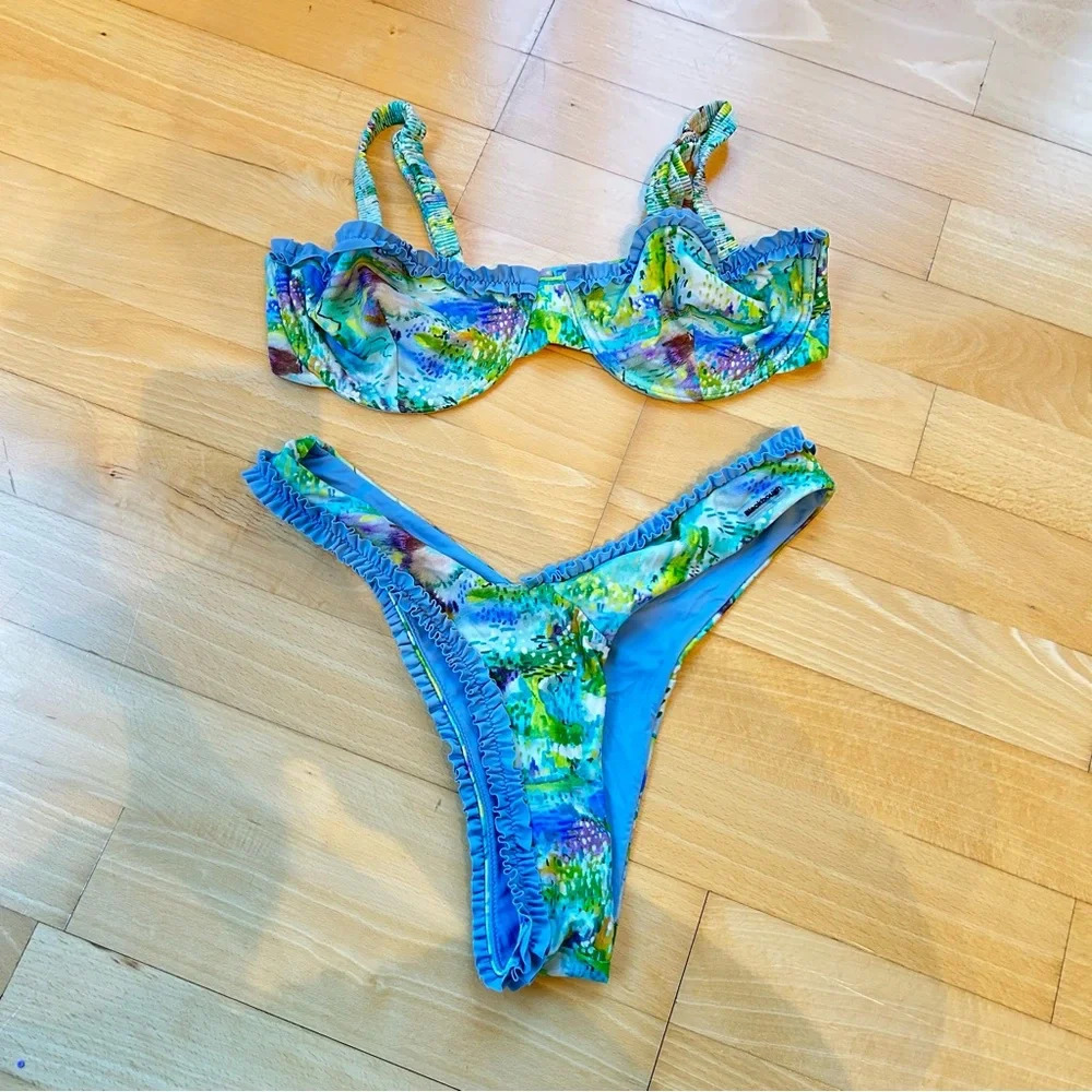 Blackbough Amelia Frilled Underwire Top And Bottom Bikini Set Secret Garden Blue - Picture 2 of 5